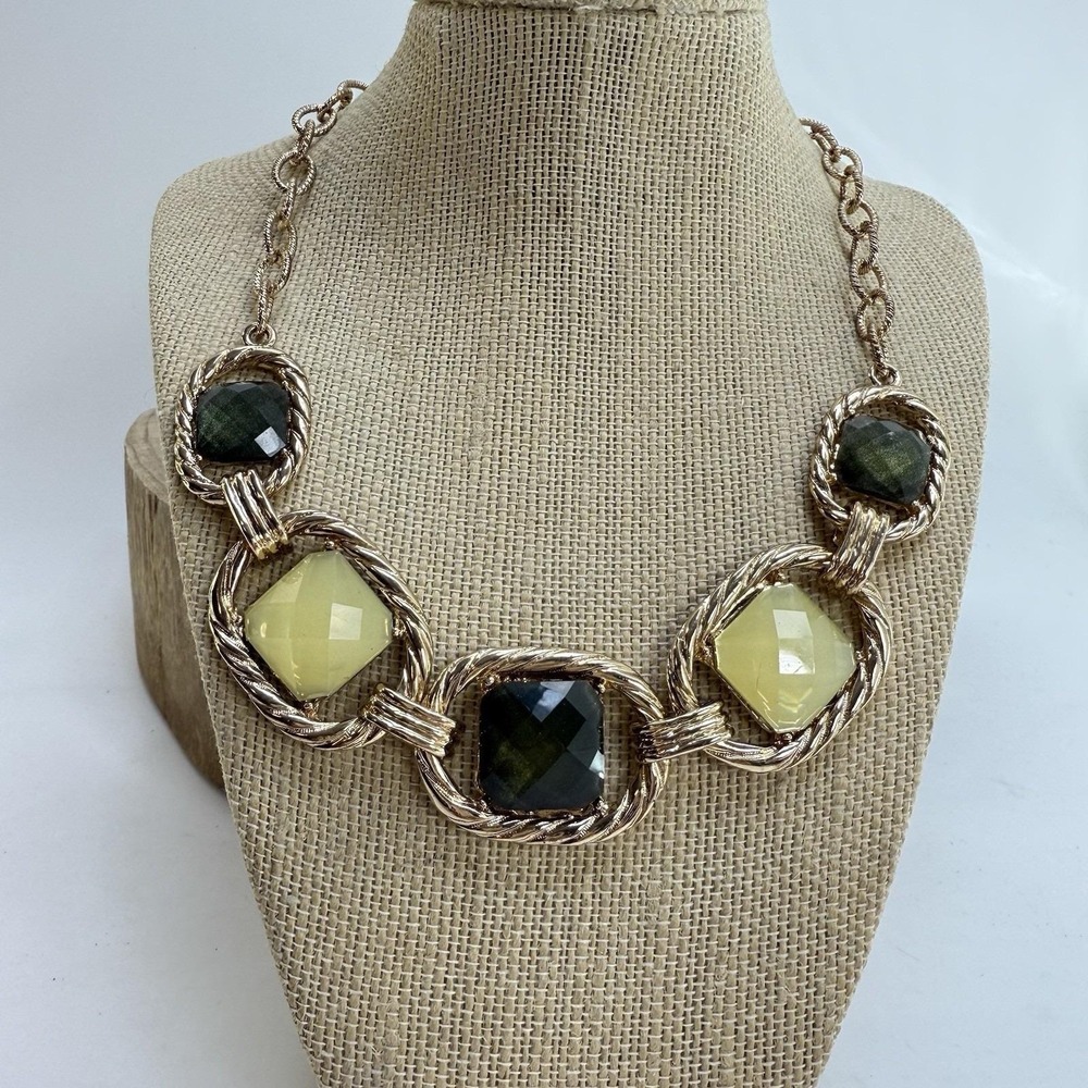 Alfani Chunky tatement Necklace Gold Tone Rope Chain Faceted Resin Green Yellow